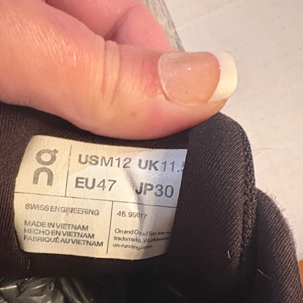 On Running Men’s Cloudrunner 2 Black Eclipse/Fros… - image 15